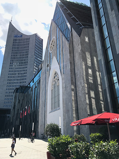 Neubau Universitäts-Campus am Augustusplatz mit der neuen Paulinerkirche in Leipzig