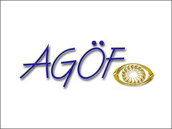 Logo mit blauem Schriftzug „AGÖF“ und stilisiertem goldenem Auge mit strahlenförmigem Muster rechts daneben 