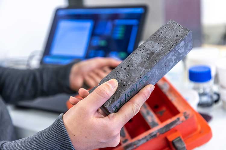 Baumaterial aus Rest- und Abfallstoffen 