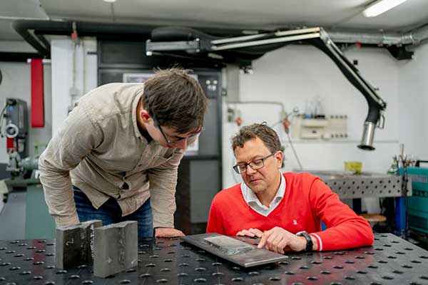 Verstärkung von Stahlkonstruktionen durch aufgeschweißte Lamellen