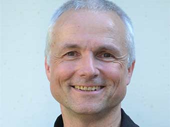 Porträt-Foto von Prof. Dipl.-Ing. Matthias Zöller 